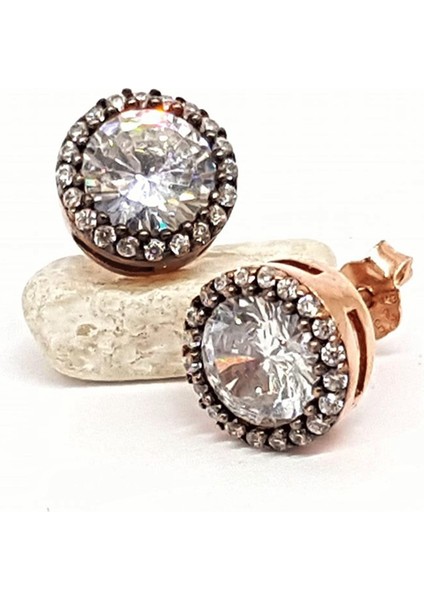 Orta boy elmas isciliginde gumus tek tas kupe