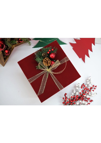 Yılbaşı Kadife Kırmızı Boş Hediye Kutusu - Sert Karton Kutu- 25 cm X25 cm X16 cm fiyatları