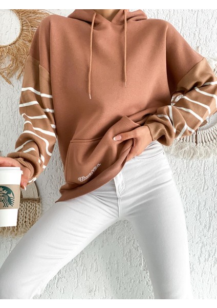 Kolu Çizgi Detaylı 3 Iplik Şardonlu Kapuşonlu Sweatshirt fırsatları
