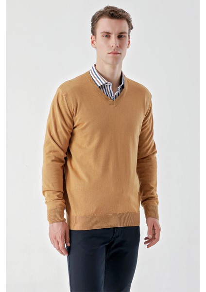 Erkek Camel Basic V Yaka Dynamic Fit Rahat Kesim Triko modelleri
