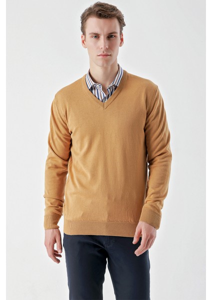 Erkek Camel Basic V Yaka Dynamic Fit Rahat Kesim Triko