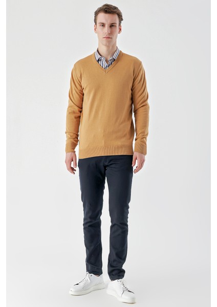 Erkek Camel Basic V Yaka Dynamic Fit Rahat Kesim Triko