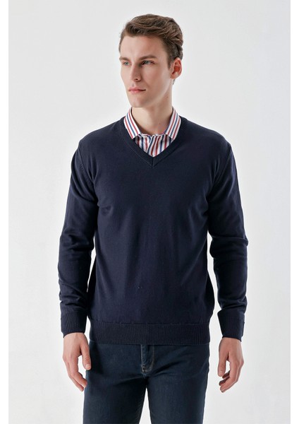 Erkek Lacivert Basic V Yaka Dynamic Fit Rahat Kesim Triko