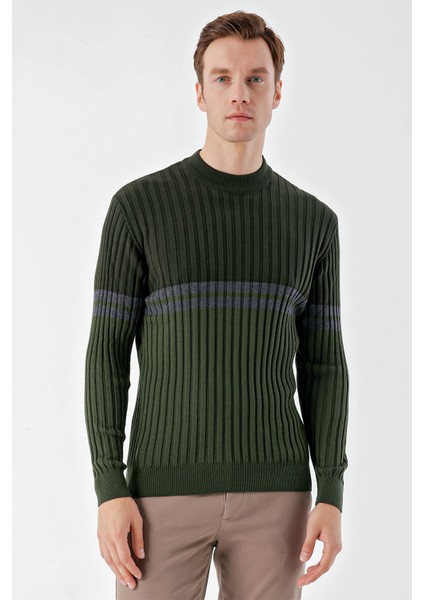 Erkek Haki Trend Panolu Bato Yaka Dynamic Fit Rahat Kesim Triko