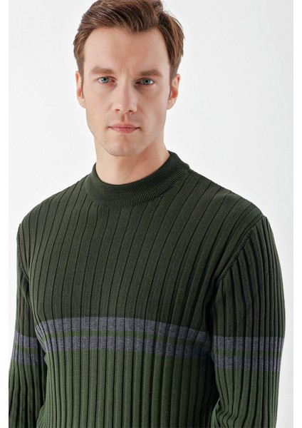 Erkek Haki Trend Panolu Bato Yaka Dynamic Fit Rahat Kesim Triko fırsatları