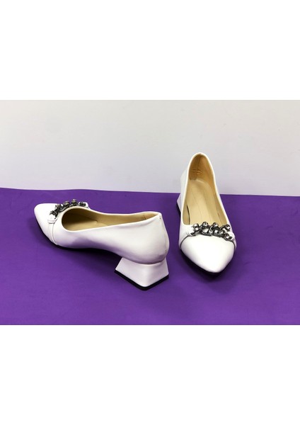 Kafkaslar 3 cm Kalın Topuk Zincir Taş Detaylı Kadın Stiletto Klasik Ayakkabı fiyatları