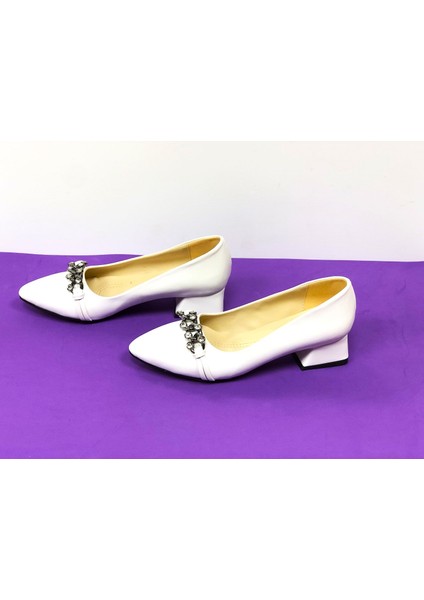 Kafkaslar 3 cm Kalın Topuk Zincir Taş Detaylı Kadın Stiletto Klasik Ayakkabı fırsatları