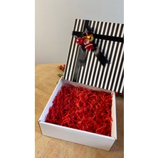 Aura Gift Shop Siyah Fiyonklu Yılbaşı Hediye Kutusu, Yeni Yıl Temalı Hediyelik Kutu, 26X26X9CM
