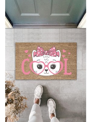 Dijital Baskı Kalitesi  Kahverengi Cool Pembe Gözlüklü Fiyonklu Kedi  Dekoratif Kapı  Paspası