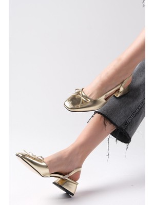Mio Gusto Bria Altın Renk Arkası Açık Kadın Kısa Topuklu Ayakkabı