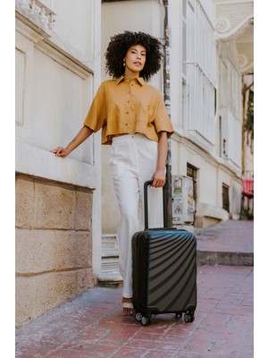 Wexta WX-300 Siyah Kabin Boy Valiz %100 Suni Deri 50x36x24 cm Su Geçirmez ve Hafif