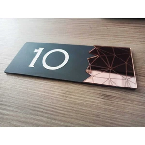 Dekoratif Aynalı Kapı Numarası Pleksi-