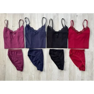 4 Adet Lacivert, Siyah, Bordo ve Mürdüm Renk Ip Askılı Fiyonklu Dantelli (Külot Hediyeli) Atlet