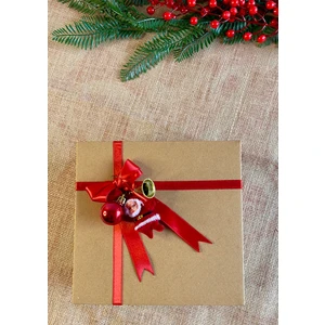 Aura Gift Shop Yeni Yıl Temalı Hediye Kutusu, Craft Yılbaşı Hediye Kutusu, Kırmızı Fiyonklu, 20X20X9CM