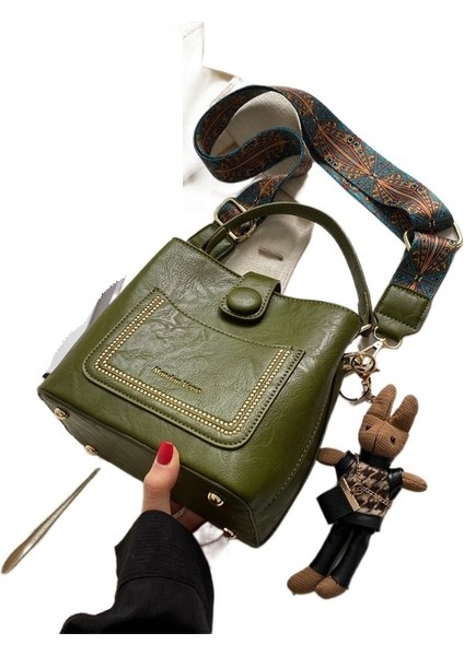 Niş Tasarım Çanta Kadın Popüler Geniş Omuz Askısı Askılı Çanta Retro Çok Yönlü Taşınabilir Kova Çanta (Yurt Dışından)