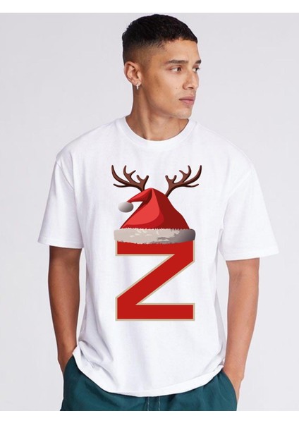 Baş Harf Yazılı Noel Şapkalı Yıl Başı T-Shirt indirimleri