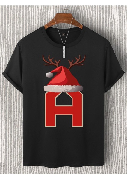 Baş Harf Yazılı Noel Şapkalı Yıl Başı T-Shirt