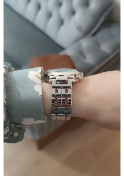 Gümüş Unısex Çelik Kasa Analog Kol Saati