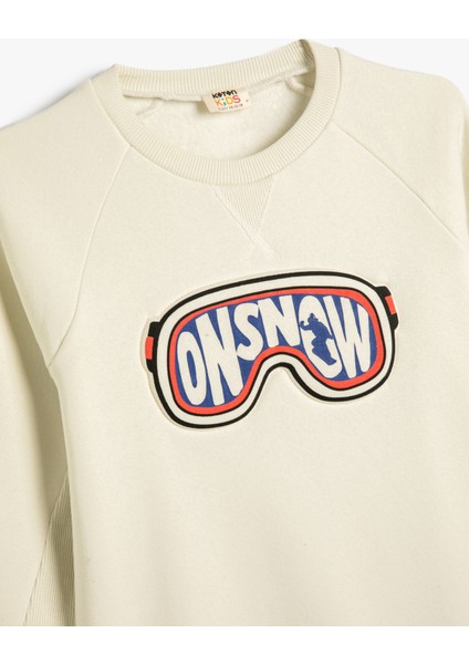 Sweatshirt Uzun Kollu Bisiklet Yaka Kış Temalı Baskı Detaylı Şardonlu modelleri