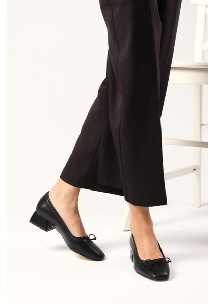 Bellamy Siyah Renk Fiyonk Detaylı Kadın Kısa Topuklu Ayakkabı modelleri