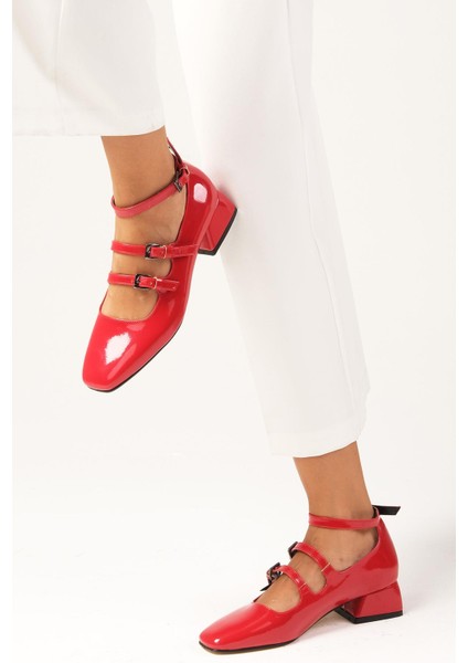 Baylee Kırmızı Rugan 3 Bantlı Küt Burunlu Kadın Kısa Topuklu Ayakkabı fırsatları