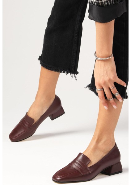Cecille Bordo Renk Küt Burunlu Kısa Topuklu Kadın Ayakkabı fiyatları