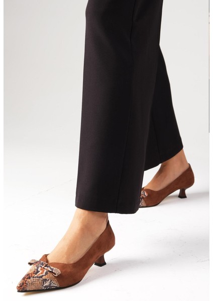 Pia Taba Renk Yılan Derisi ve Süet Kombinasyonlu Kadın Kısa Topuklu Ayakkabı fırsatları