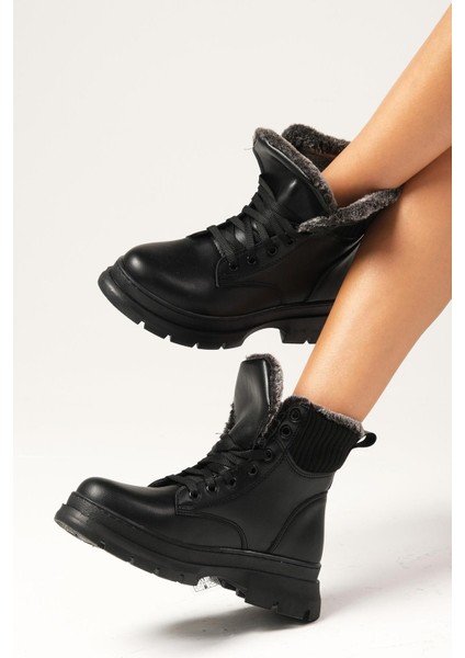 Brook Siyah Bağcıklı Bilek Kısmı Kürklü Kadın Postal Bot