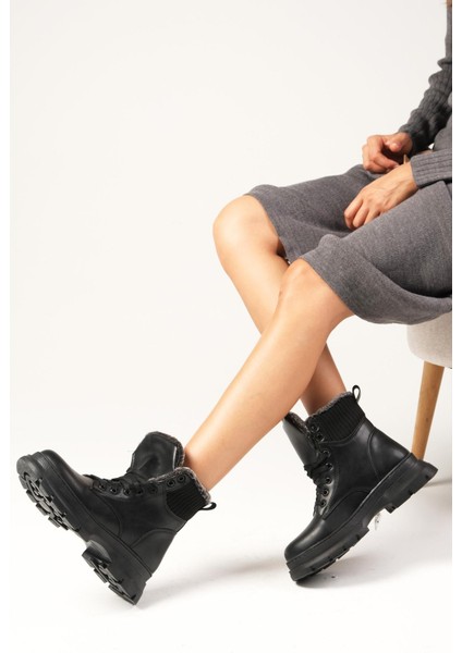 Brook Siyah Bağcıklı Bilek Kısmı Kürklü Kadın Postal Bot modelleri