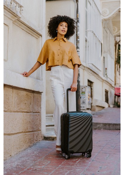 WX-300 Siyah Kabin Boy Valiz %100 Suni Deri 50x36x24 cm Su Geçirmez ve Hafif