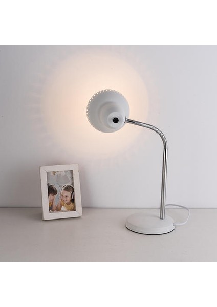 Ferforje Demir Masa Lambası, Yaratıcı Çalışma LED Lambası, Beyaz Kadın Koleji Öğrenci Çalışması ve Iş Masası Lamba (Yurt Dışından) fırsatları