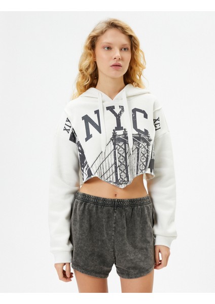 Crop Kapşonlu Sweatshirt Slim Fit Asimetrik Kesim Baskılı modelleri