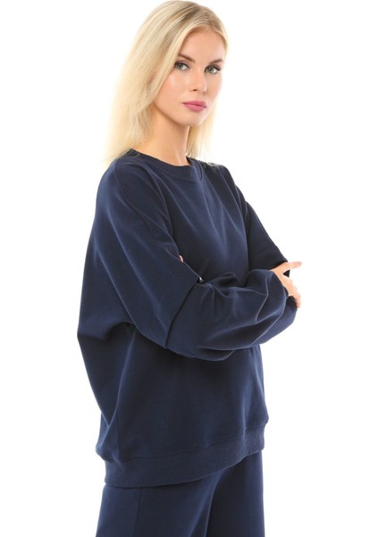 Kadın Bisiklet Yaka Kol Detaylı Oversize Fit Basic Sweatshirt Lacivert fiyatları