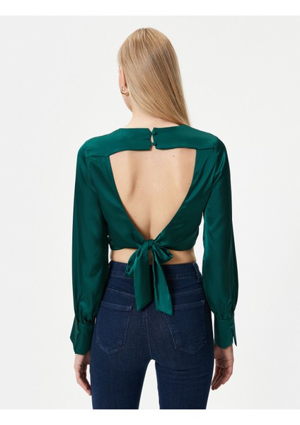 Melis Ağazat x Koton - Crop Sırt Dekolteli Saten Bluz fırsatları