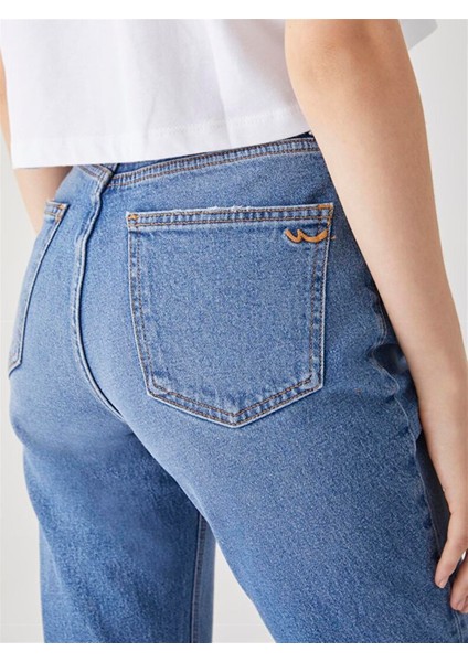 KadınBetıana Yüksek Bel Düz Kesim Yırtmaçlı Jean Pantolon