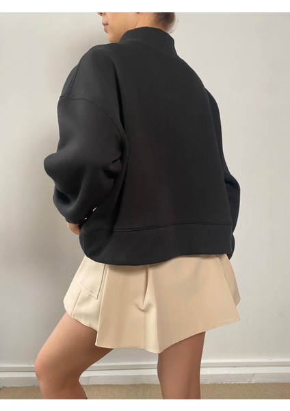 Siyah Kalp Detaylı Oversize Sweatshirt