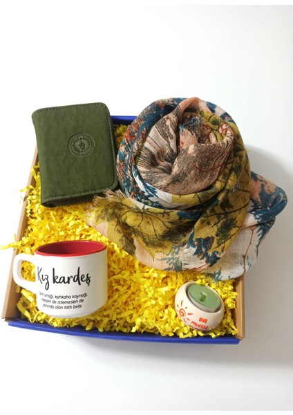 Yılbaşı Özel Kız Kardeş Hediye Seti, Şal, Kupa, Cüzdan, Mumluk, Mum Seti fiyatları