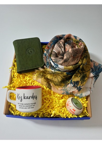 Yılbaşı Özel Kız Kardeş Hediye Seti, Şal, Kupa, Cüzdan, Mumluk, Mum Seti modelleri