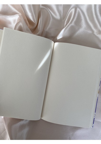 Kişiye Özel Hayallerinin Peşinden Git Tasarımlı Lastikli Defter ve Sticker Hediyeli
