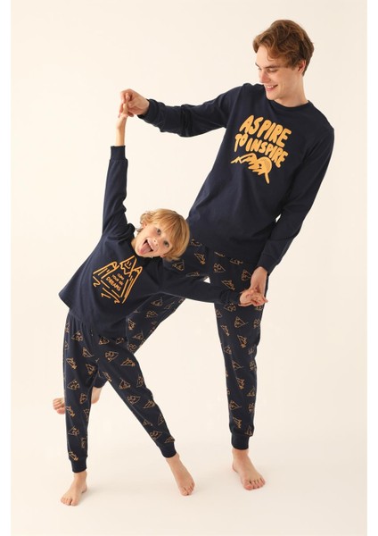 Erkek Çocuk Lacivert Pijama Takımı fiyatları