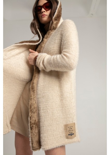 Fashıon Tarzda Tüylü Kapişonlu Önde Peluşlu Spor Modern Triko Hırka fiyatları