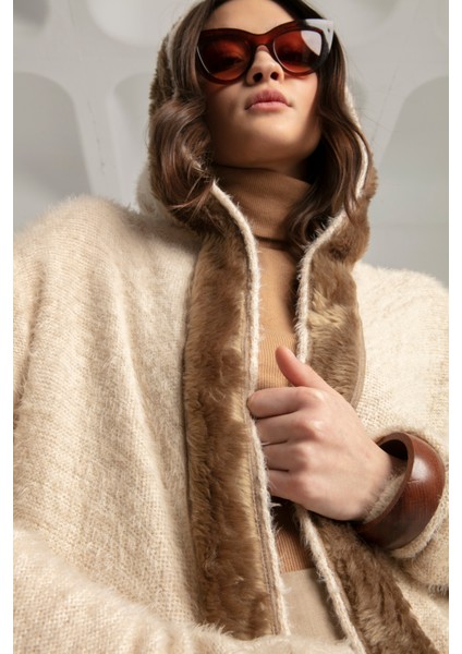 Fashıon Tarzda Tüylü Kapişonlu Önde Peluşlu Spor Modern Triko Hırka modelleri