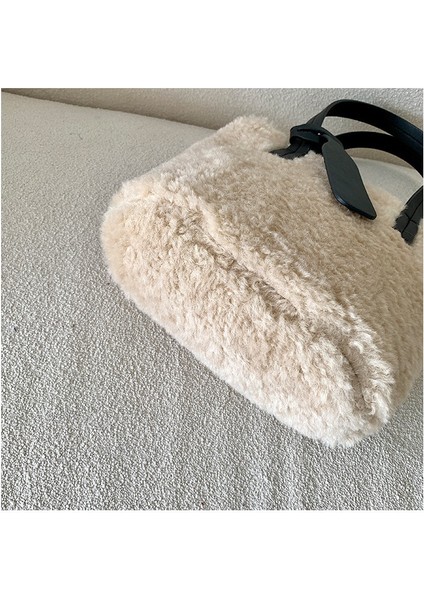 Peluş Çanta, Şık ve Çok Yönlü Taşınabilir Peluş Kova Çantası, Omuz Çantası (Yurt Dışından) fiyatları
