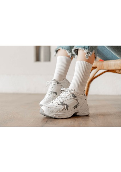 Kadın 530 Beyaz Gümüş Spor Ayakkabı fırsatları