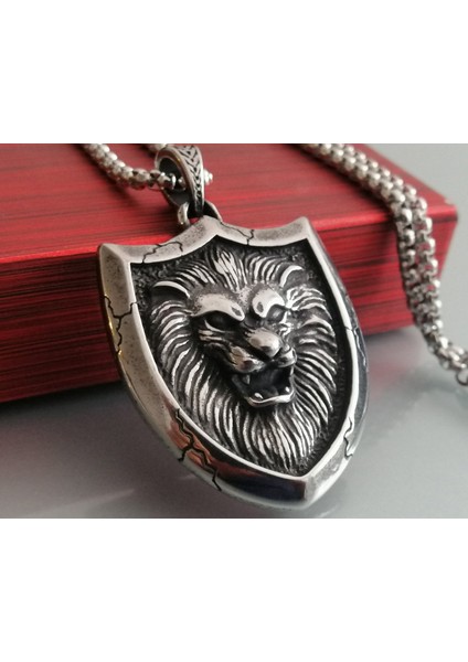 Paslanmaz Çelik Kabaratma Desen Aslan Kolye / Kral Kolye