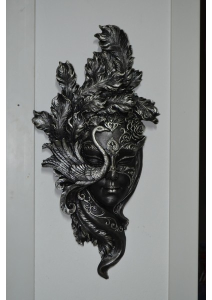 Tavus Kuşu Maskeli Kadın Duvar Mask Gümüş Gri