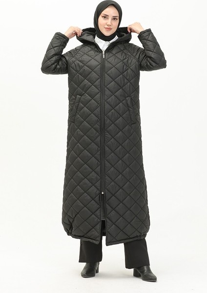 Kadın Siyah Cepli Büyük Beden Kapüşonlu Kapitone Kaban Ferace