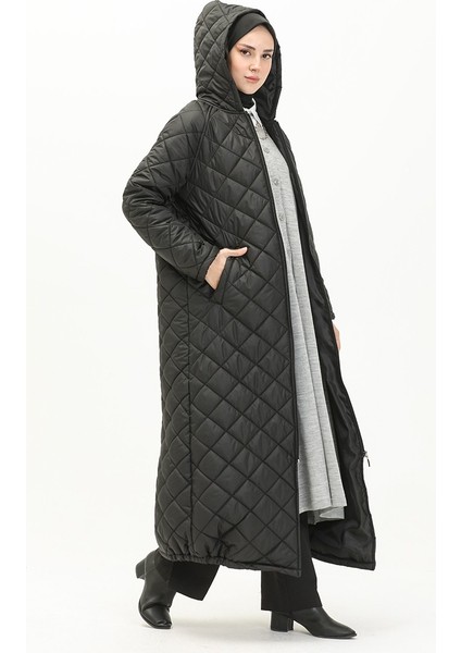 Kadın Siyah Cepli Büyük Beden Kapüşonlu Kapitone Kaban Ferace modelleri