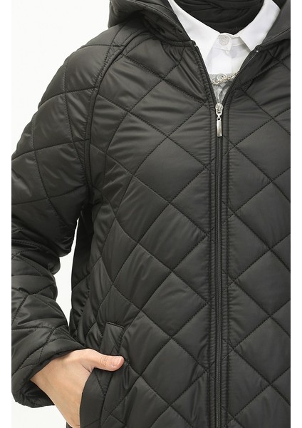 Kadın Siyah Cepli Büyük Beden Kapüşonlu Kapitone Kaban Ferace indirimleri