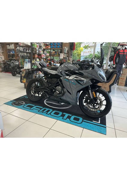 Yamaha Kırmızı Motosiklet Halısı